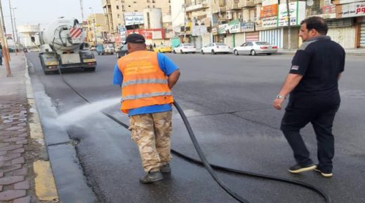 الله يرحمنا..والي جهة قرر يمنع غسل الطرقات و الأزقة و السيارات بسبب الجفاف و قلة المياه