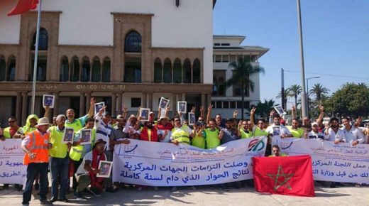 المهنيين دالنقل السياحي دخلو فاحتجاج مفتوح و كيطالبو بحل ينقدهم من الإفلاس