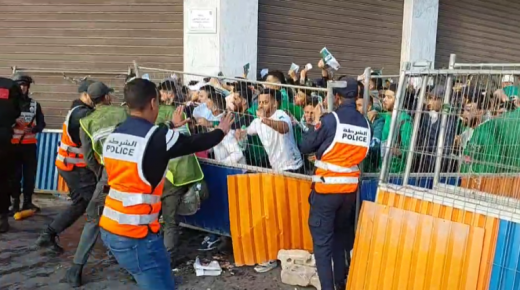 سقوط جرحى وجماهير محاصرة.. تنظيم كارثي ساعات قبل انطلاق موقعة الرجاء و الأهلي