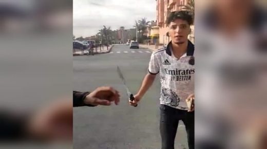 جاب الربحة : اعتقال شخص ظهر في شريط فيديو يشهر سلاحا في الشارع العام