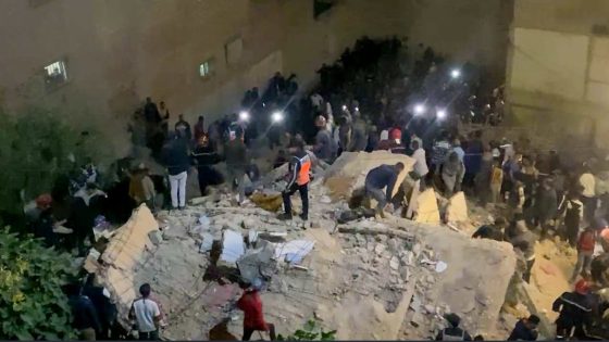 مدير مستشفى الغساني بفاس الدكتور رشيد إحموتن : حالات المصابين السبعة في انهيار عمارة الحي الحسني مستقرة و لازالو يتلقوا العلاج