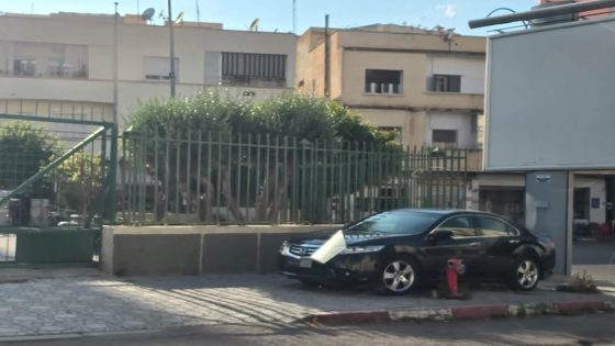 كن كان مواطن عادي كون طموبيلتو فالفوريان…رئيس غرفة الصناعة و التجارة والخدمات بفاس التجمعي حمزة بنعبد الله داير الفوضى بسيارة الدولة