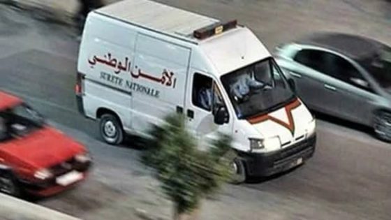 برافو . . . تلميذة تعطلت على امتحان الفلسفة فالباكالوريا و طلبت البوليس و وصلوها بسرعة لمركز الامتحان