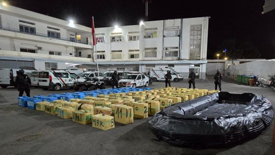 مازال المخابرات في المغرب كاتقلع جذور الإجرام و الجريمة…حجز كثر من 4 طن ديال الحشيش عند شخص عندو 66 عام