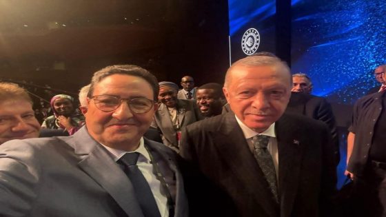 بروتوكول الدولة ليس مجالًا للعبث ا السي عبد الصمد قيوح : وزير النقل المغربي يثير الجدل بـ”سيلفي” مع أردوغان في لقاء رسمي