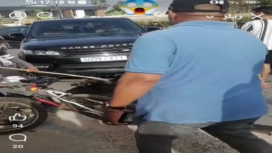 حشومة عليه : شيفور برونج روفير دار نصف دورة في خط متصل و تسبب في مقتل شاب كان على موطور و سيفط صاحبو للإنعاش