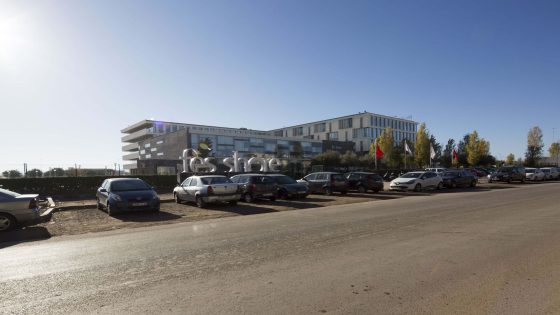 ساكنة منزه سايس بفاس تُطالب بتثبيت أضواء المرور في نقطة سوداء تُسجل عشرات الحوادث أسبوعيًا