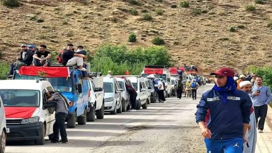 بعد مسيرة الكرامة.. عامل إقليم أزيلال يمتص غضب ساكنة دواوير آيت بوكماز ويتعهد بفك العزلة