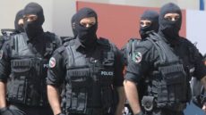 بزناز تشد فظهر الخميس بفاس و فرقة مكافحة العصابات حجزو عندو كمية دالحشيش والكيف