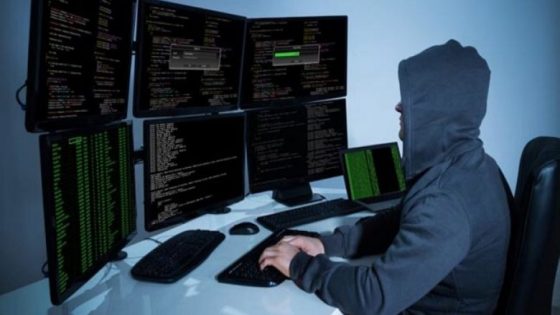 انطلاق محاكمة شابين بفاس كايقرصنوا قنوات كانال بلوس و وكيل الملك سيفطهم لبوركايز
