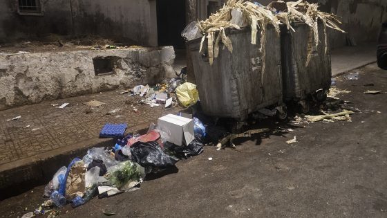 فاس قبيل “الكان”: الأزبال تزين الشوارع و22 مليار تبخرت و مجلس البقالي فدار غفلون