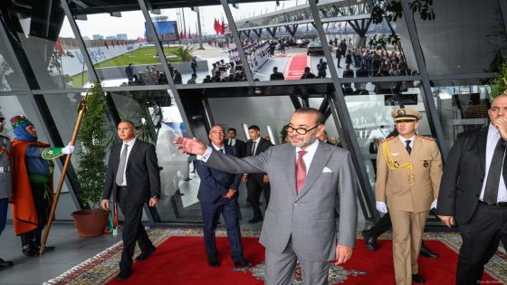 الله ينصرو . . . الملك محمد السادس يدشن ويزور عددا من المشاريع الكبرى المندرجة في إطار إعادة هيكلة وتطوير المركب المينائي للدار البيضاء