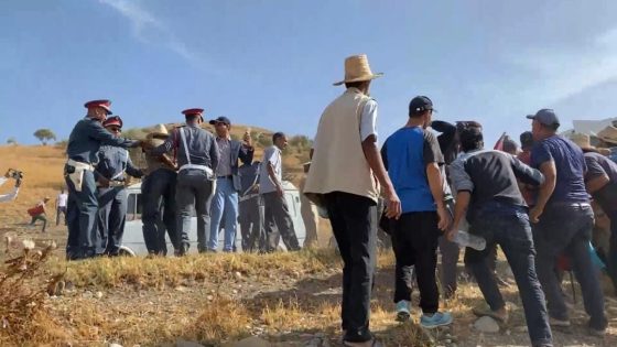 الجدارمية وقفوا مسيرة ساكنة بوعروس بتاونات كانوا داخلين لفاس على رجليهم للمطالبة بحقوق اجتماعية