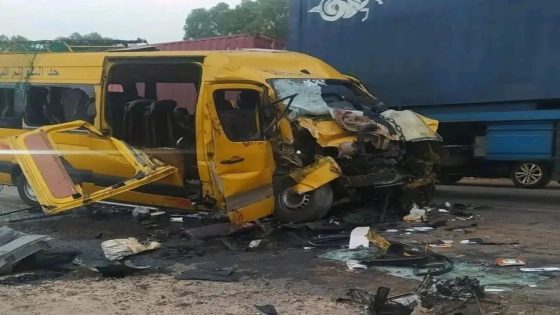 الله يرحمهم . . . حادثة سير مروعة تخلف 5 قتلى و 23 مصابا