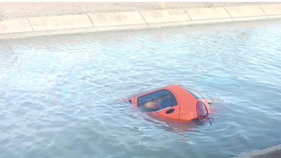 يا ربي السلامة : نجاة أستاذة شابة من الموت بعد غرق سيارتها داخل قناة مائية