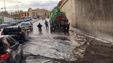 الشوهة . . . دقائق من التساقطات المطرية بفاس تفضح هشاشة البنية التحتية و قنطرة زواعة و حي المرجة يغرقون من جديد