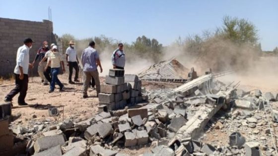 البناء العشوائي يطيح برجل سلطة من درجة قائد