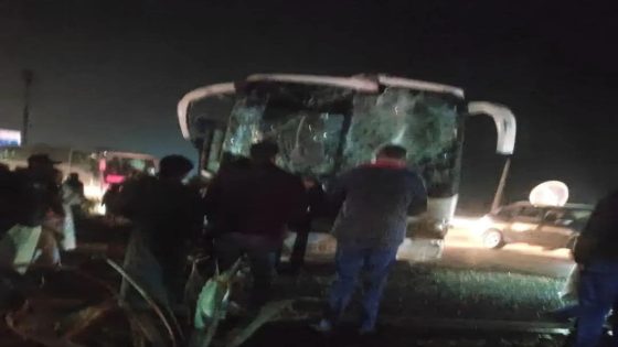 يا ربي السلامة..حادثة سير بين شاحنة وحافلة تتسبب في 30 إصابة متفاوتة الخطورة