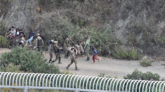 الحراڭة الأفارقة سعروا وبغاو يقطعوا لسبتة والأمن اعتقلهم