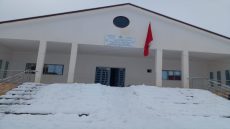 وسط ثلوج إفران ، تدخل استعجالي لفائدة سيدة في عقدها السادس  لإنقاذها بسبب طارئ مرضي