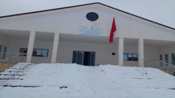 وسط ثلوج إفران ، تدخل استعجالي لفائدة سيدة في عقدها السادس  لإنقاذها بسبب طارئ مرضي