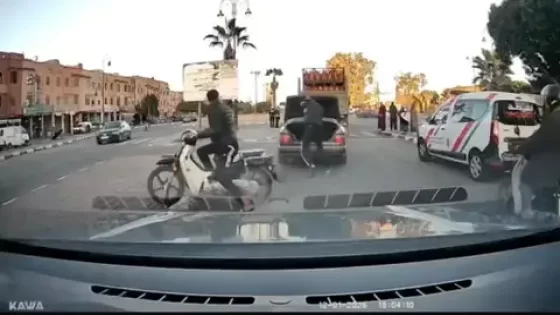 بانو في فيديو كايسرقو من الطوموبيل . . . ايقاف منفذي عملية السرقة من داخل السيارة