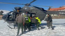 مروحية الدرك الملكي تنقل 5 مرضى في عملية استعجالية وسط الثلوج لإنقاذ أرواحهم