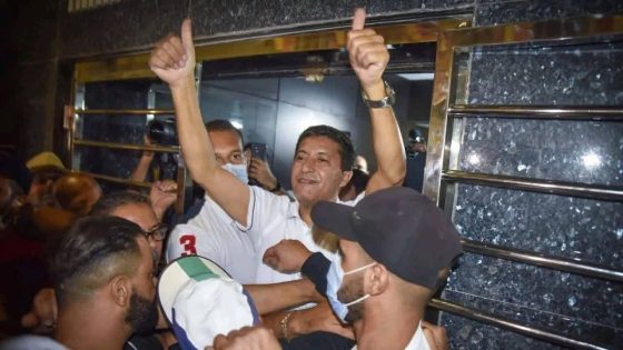 جوج حراس د السجن دخلوا هاتف نقال للبرلماني المعتقل عبد النبي بعيوي و مندوبية السجون فتحت تحقيق