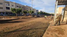 الحقيقة24 دارت الواجب والسلطة تحركات و شنت حملة لتحرير الملك العام بملحقة الرياض بفاس و مطالب بتدخل الوالي ايت طالب من اجل الاستمرارية