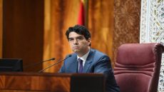 فينك برلماني فاس الشمالية عبد المجيد الفاسي ؟ لا فالحرائق يلقاوك المواطنين لا فديور رابت و ماتو الناس … واش انت برلماني غير بالاسم ؟