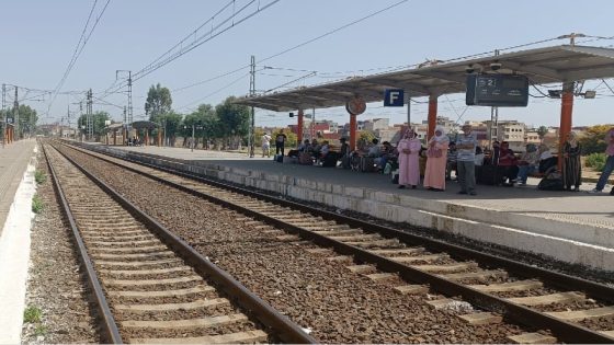 محنة و تزول . . . اللي بغى يخوي القصر الكبير و يمشي عند عائلتو راه القطار فابور لجميع الاتجاهات