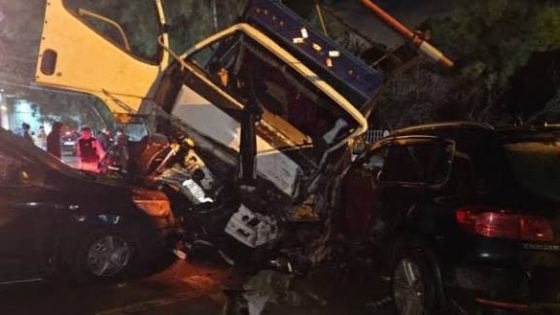 الوالي آيت طالب ما كايرحمش فهادشي : بعد فاجعة عين الشقف، والي جهة فاس مكناس يسحب رخصة المشروبات الكحولية ويأمر بإغلاق وحدة فندقية مسرح كارثة عين الشقف