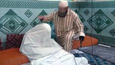 الله يحضر السلامة . . . فقيه جا يدير الرقية لشاب ولكن مات ليه فيديه