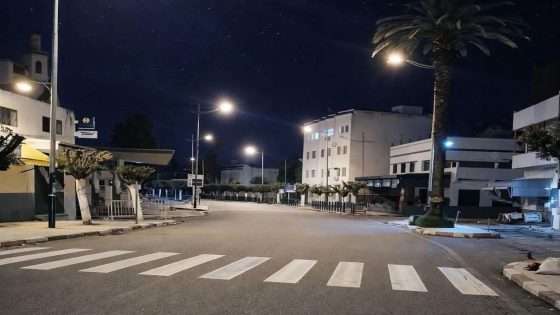 انفراج فالقصر الكبير.. الإنارة العمومية تعود لبعض الأحياء المتضررة بعد أيام عصيبة