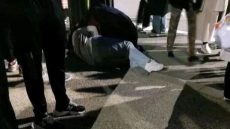 طالبات خرجو يحتجوا من الحي الجامعي بفاس بعدما تعرضو ثلاثة د صحاباتهم لكسيدة خايبة