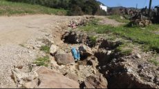 15 عام ودوار بوعاون في اقليم تطوان غارق فالعزلة… والطريق غير صالحة و حتى مسؤول ما تدخل