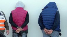 Les éléments du service provincial de la police judiciaire de la ville de Tanger ont arrêté, vendredi (25/10/2019) cinq personnes pour liens présumés avec un réseau de trafic international de drogue et de psychotropes. La perquisition a permis de saisir 288 grandes plaquettes de résine de cannabis totalisant près de huit tonnes.