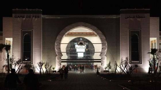 الشماكرية و المتسولين دايرين حالة فمحطة القطار د فاس و استياء كبير في صفوف المسافرين و الزوار د العاصمة العلمية