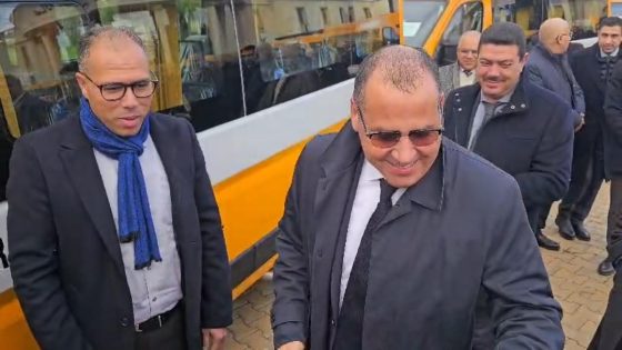 رئيس جماعة عين الشقف كمال العفو طلب من الموظفين إرجاع سيارات المصلحة لمرآب الجماعة بعد الخدمة لترشيد استهلاك المازوط