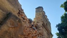 انهيار مفاجئ لجزء من سور باب الفتوح يستنفر السلطات والساكنة بفاس