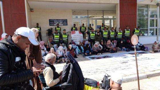 العمال ديال سيكوميك نوضوها فالرباط.. اعتصام قدام وزارة الشغل بسباب تشريد 560 عاملا بمكناس