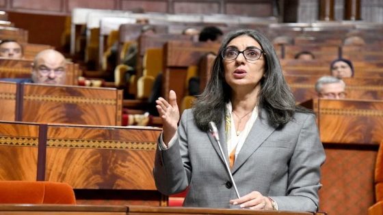 وزيرة المالية كتقول للمغاربة: كيفما كتحسو بزيادة الأسعار خاصكم تحسو حتى بزيادة الأجور