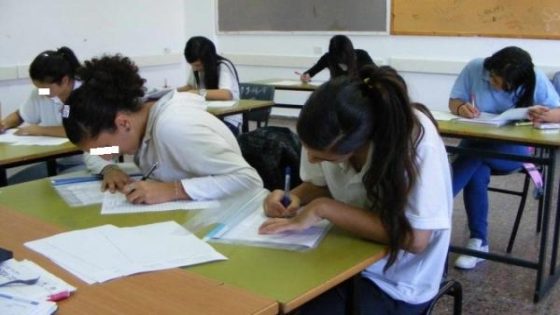 تلميذة قاصر فالحبس بسباب خلاف مع الأستاذة ديالها