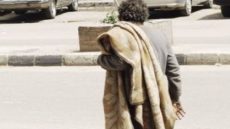 مختل عقلي هجم على مواطنين وسيفط جوج د الناس للسبيطار فحالة خط_يرة