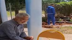 ثانوية البساتين بمولاي يعقوب على صفيح ساخن.. حارس أمن خاص يسقي الحديقة بأوامر من المدير يثير الجدل