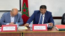 فالوقت اللي العربي المرابط خدام فالميدان و كايجري على التنمية في مارتيل ،المعارضة كاتحط العصا فالرويضة و كايجريو على البلوكاج