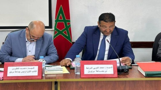 فالوقت اللي العربي المرابط خدام فالميدان و كايجري على التنمية في مارتيل ،المعارضة كاتحط العصا فالرويضة و كايجريو على البلوكاج