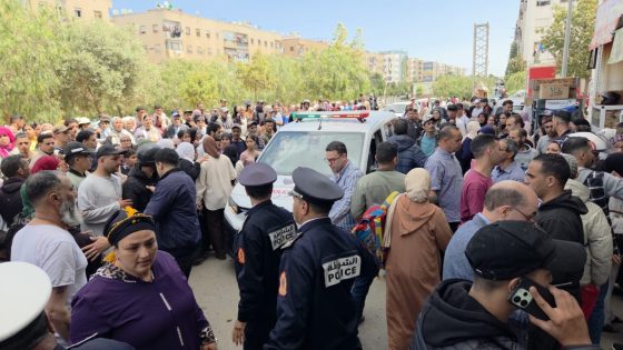 مول وكالة لتحويل الأموال صفّاها لبنت خدامة عندو وحاول ينتـ. ـحر وسط المحل