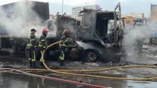 العـ.ـافية شعلات فالشاحنات.. شيفور كيأكد احتراق 20 مليون سنتيم ليكيد وسط الخسائر الكبيرة