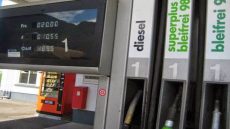أسعار الغازوال هبطات فالمغرب و مطالب شعبية بضبط تسعيرة الطاكسيات وإنهاء الزيادات العشوائية